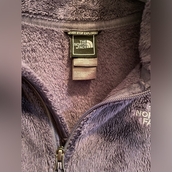 The North Face Women's Fleece Jacket. - Picture 5 of 8